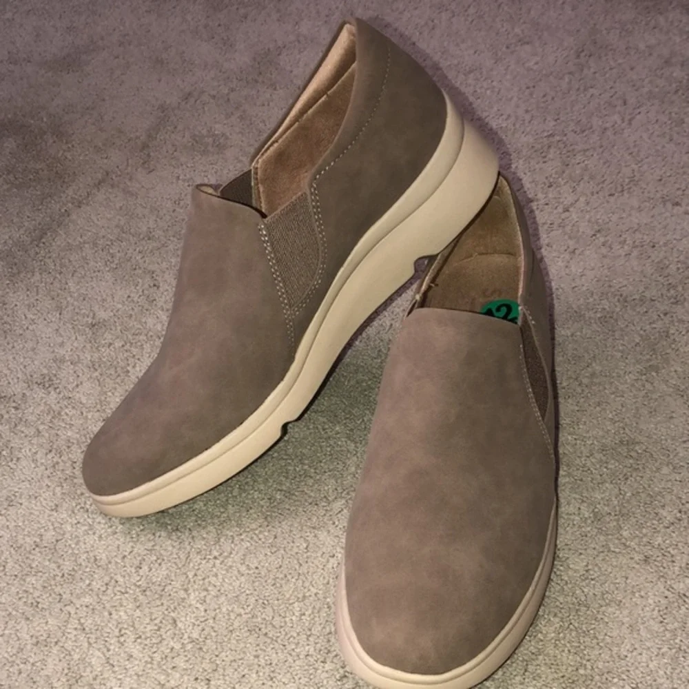 SOUL NATURALIZER Women’s‎ 12 Brown Lyrie Slip-On Sneaker NWOT